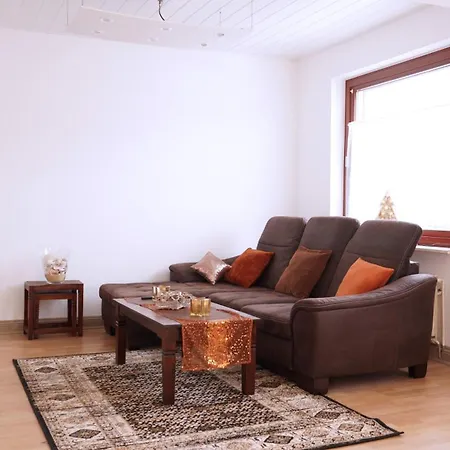 Apartment Ruhige Lage, Nah Am Klinikum & Einkaufsmoeglichkeiten
