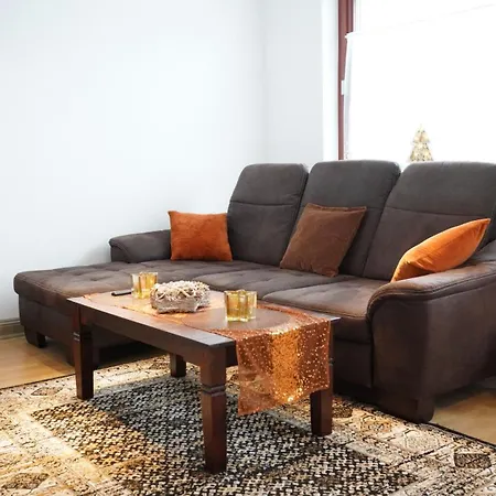 Apartment Ruhige Lage, Nah Am Klinikum & Einkaufsmoeglichkeiten